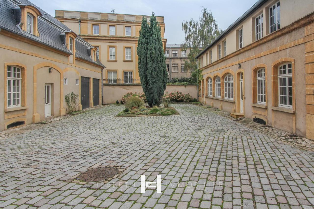 H-Bnb - Les Meubles Du 1 Bed and Breakfast Metz Exterior foto